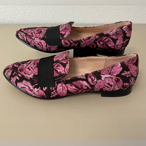 kate spade Shoes - kate spade new york corina brocade pink and black loafers